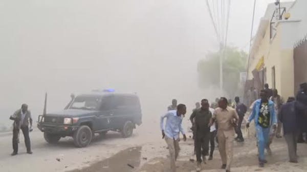 Raw: Hotel attacked in Mogadishu, Somalia