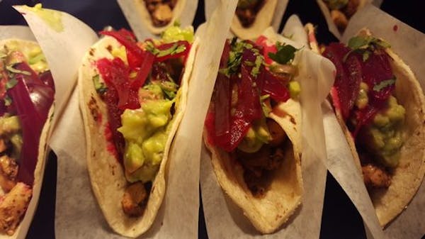 Live Blog replay: The new foods at Target Field