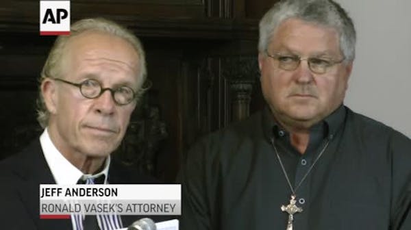 Minnesota deacon candidate accuses bishop of blackmail