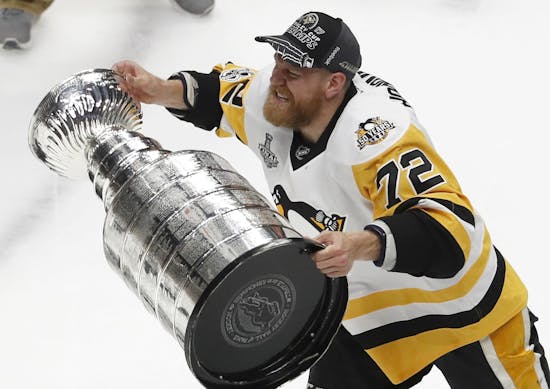 Penguins edge Predators, win back-to-back Stanley Cups