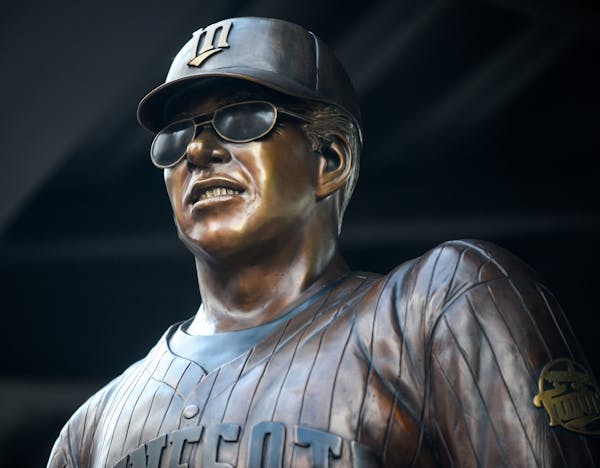 The statue of Tom Kelly unveiled Friday afternoon.