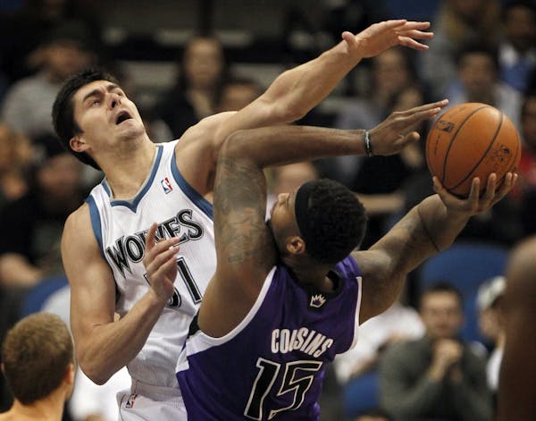 Ex-Wolves center Milicic is comfortable with being draft bust
