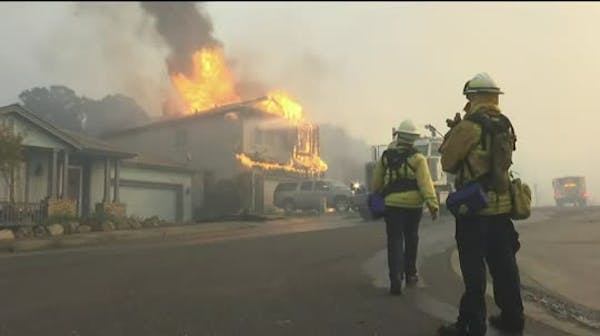 Wildfires destroy 1,500 structures in wine country