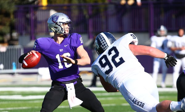 Jacques Perra was 21-for-33 with 282 yards passing as the University of St. Thomas Tommies defeated Berry (GA) College Vikings 29-13 in second round N