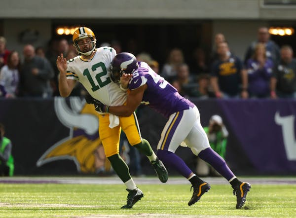 Vikings favored by more than a touchdown at Green Bay with Rodgers out