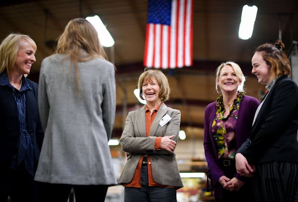 Sen. Tina Smith talked with Wyoming Machine Inc. Co-Presidents Traci and Lori Tapani and Traci’s daughters Ailie and Maija Olson. Smith made her fir