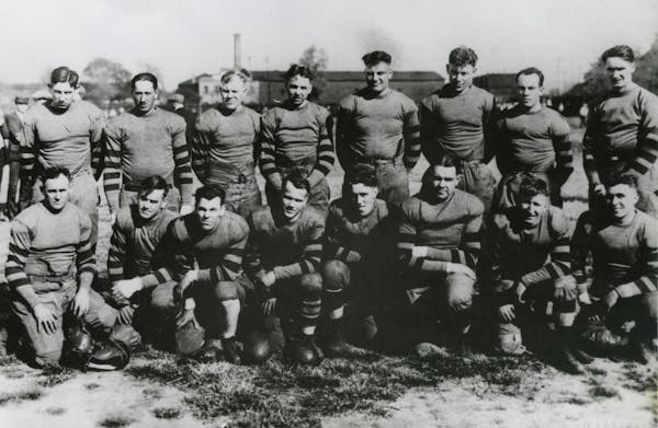 Minnesota’s first NFL team, the Minneapolis Marines (1923 photo), played from 1921-24. They were resurrected as the Redjackets in 1929-30 and had a 