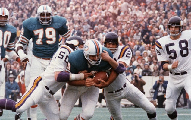 Larry Csonka was a one-man wrecking crew, rushing for 145 yards and two scores in Miami’s 24-7 victory.