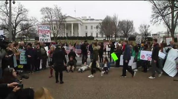 At White House teens rally for gun control