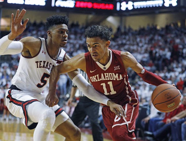 Freshman Trae Young piles up stats, but Oklahoma has struggled.