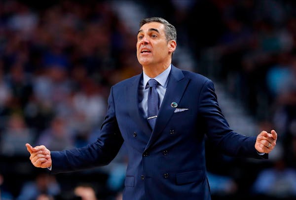 Villanova coach Jay Wright directed his team during the second half against Kansas on Saturday.