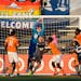 Minnesota United goalkeeper Bobby Shuttleworth (33) made a save off a corner kick in the first half Saturday against the Houston Dynamo.