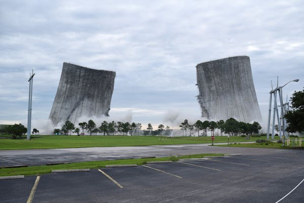 Florida cooling towers simultaneously imploded