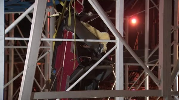Two fall to ground when Fla. roller coaster car derails