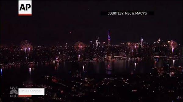 Spectacular fireworks light up New York City skyline