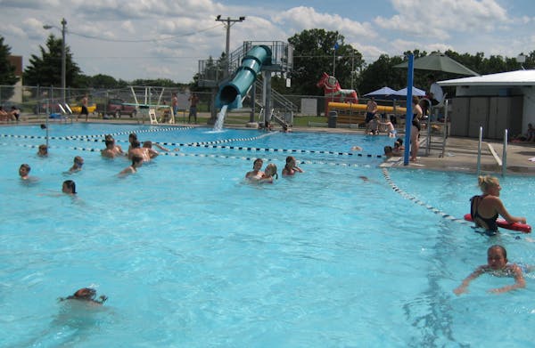 A fight over public breast feeding in the kiddie pool at the Mora Aquatic Center raised hackles and a call for a “nurse-in” at the municipal pool.