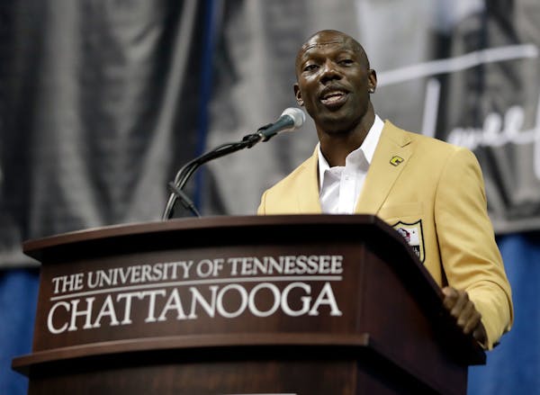 Terrell Owens had his own Hall of Fame ceremony at Tennessee-Chattanooga on Aug. 4.