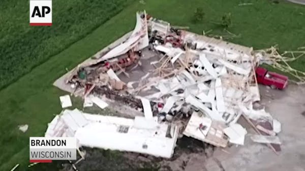 Storms, possible tornadoes strike Wisconsin