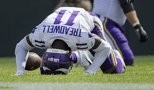 CARLOS GONZALEZ • cgonzalez@startribune.com
Vikings receiver Laquon Treadwell dropped a pass in the fourth quarter that resulted in a Packers interc
