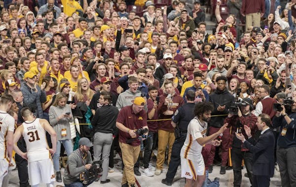 Minnesota Golden Gophers forward Jordan Murphy (3) thanked the fans on his last time playing at home Tuesday March 5, 2019 at Williams Arena in Minnea