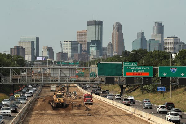 Construction continued on I-35W during the evening commute in August 2018.