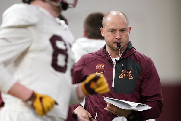 Gophers coach Fleck at spring football practice