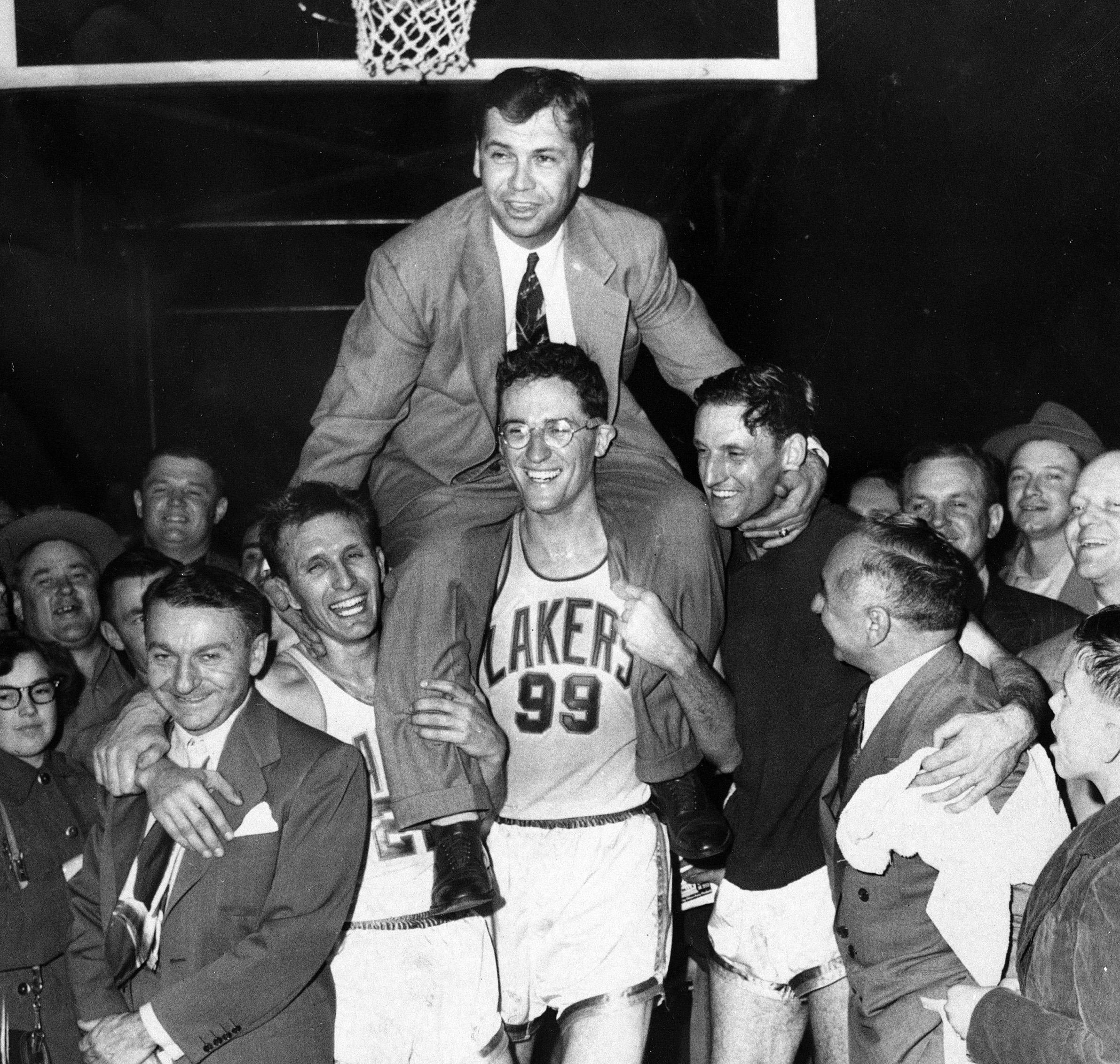 George Mikan S Arrival Made Lakers The Pro Basketball Team To Beat Star Tribune