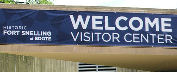 The welcome sign at Fort Snelling.