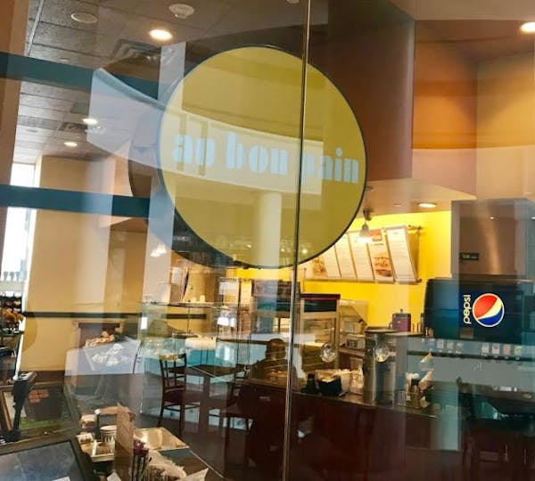 Au Bon Pain will close both locations in the Mpls. skyway