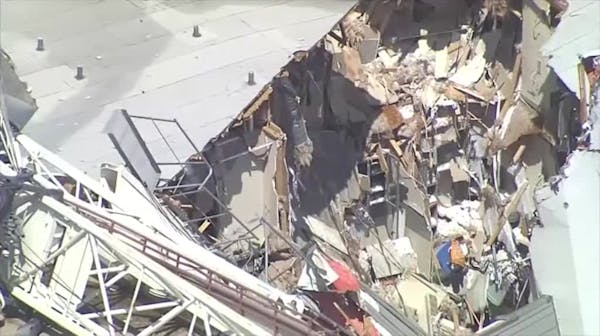 1 killed, several injured in Dallas crane collapse