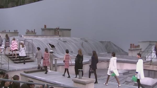 Comedian crashes Chanel ready-to-wear catwalk