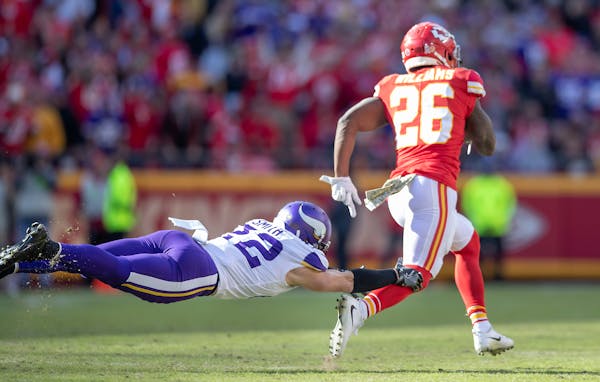 Chiefs running back Damien Williams broke away from Vikings free safety Harrison Smith's grasp as he ran for a 91-yard touchdown in the third quarter.