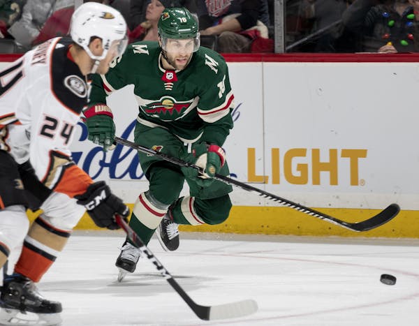 Jason Zucker of the Wild looked for a shot on Tuesday against Anaheim.