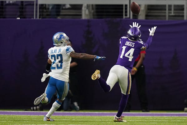 Opposite of trash talk: Diggs, Lions player show some love on the web