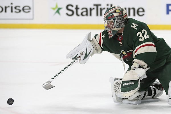 Wild goalie Alex Stalock blocked a shot attempt by the Flyers in the second period Saturday.