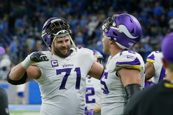 Podcast: Left tackle Riley Reiff, Vikings approach crossroads