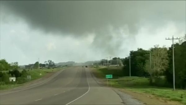Apparent tornado hits southern Oklahoma