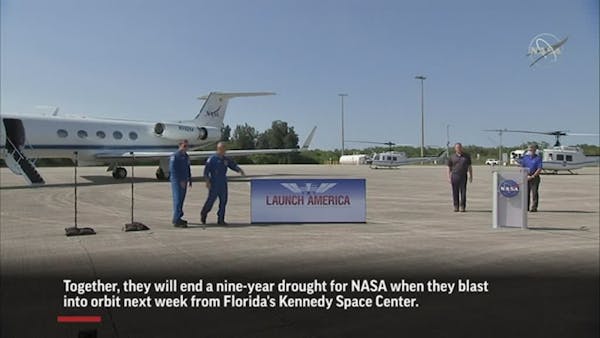 US astronauts prepare for historic mission
