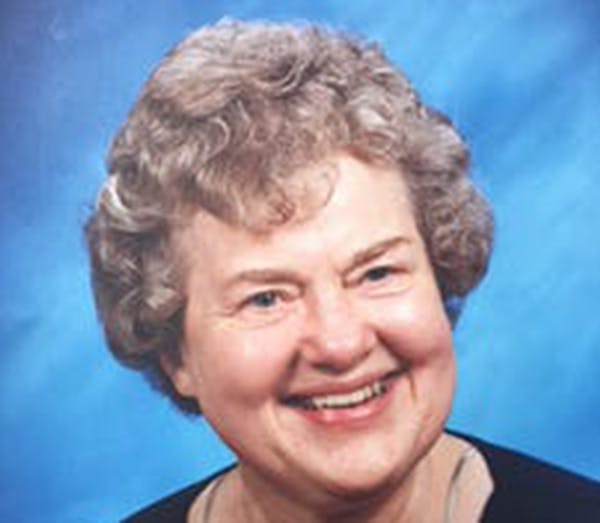 Virginia Mae 'Ginny' Anderson, a longtime bank teller and editorial librarian, dies of COVID-19 at 91