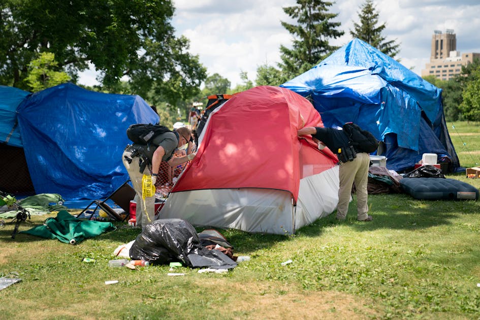 Minneapolis officials clear second large homeless camp