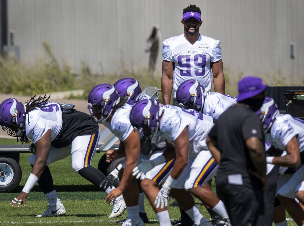 Danielle Hunter watched practice on Aug. 17, 2020, three days after sustaining what would be a season-ending injury.
