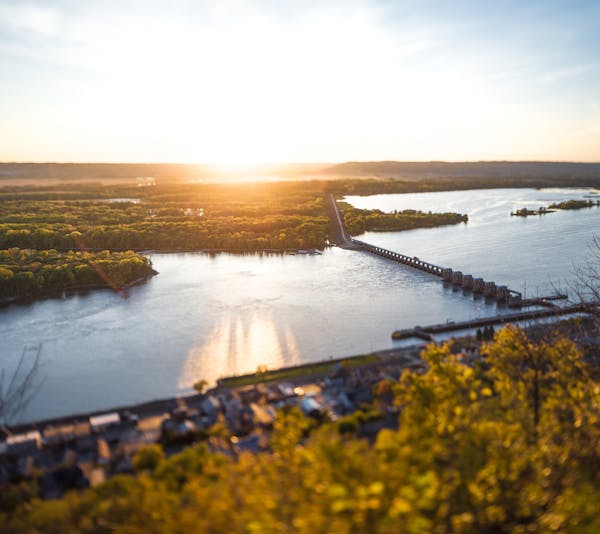 Take in sprawling views of the mighty Mississippi at the Buena Vista Park overlook in Alma, Wis.
