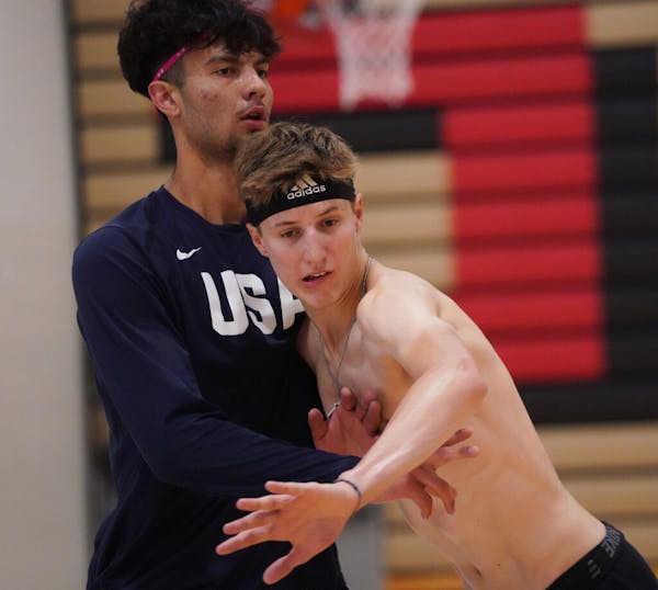 Treyton Thompson worked out with his Minnesota-based AAU team this summer.