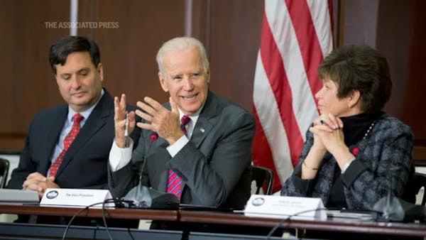 Biden chooses Ron Klain as chief of staff