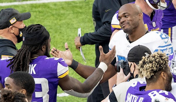 Peterson was 'famine, famine, feast' while Cook rarely got stuffed in Vikings win