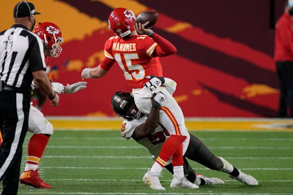Souhan: Mahomes still has Brady as the measuring stick for greatness