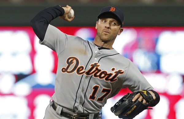 Andrew Romine’s versatility, as when he pitched against the Twins in 2017 while with the Tigers, could get him a roster spot.
