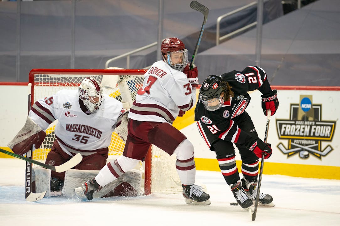 Bulldogs' season comes to an 'unacceptable' early end via NCHC quarterfinal  loss at St. Cloud State - Duluth News Tribune