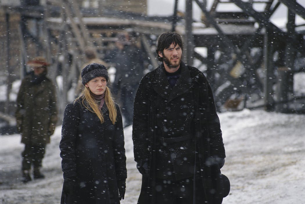 Sarah Polley and Wes Bentley star in 'The Claim.'