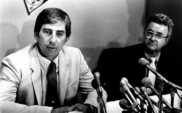 Ray Miller was named Twins manager in June 1985. Looking on is team president Howard Fox.